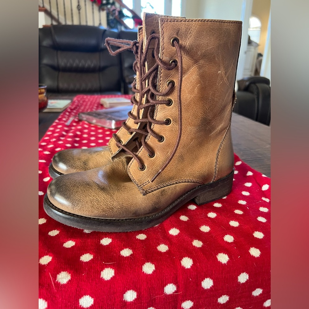 Diba True tan boots size 7.5